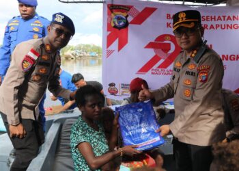 Polres Mimika Gelar Bakti Kesehatan Klinik Terapung Di Kampung Cendrawasih Dalam Rangka Hut Bhayangkara Ke-79