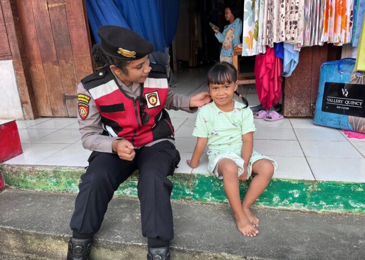 Polwan Ditsamapta Polda Papua Gelar Patroli Dialogis, Dorong Partisipasi Warga dalam Menjaga Kamtibmas