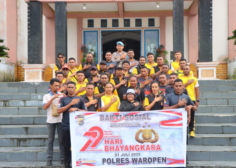 Hari Bhayangkara Ke 79, Polres Waropen Bakti Sosial Religi Di Gereja GKI Bethania Waren