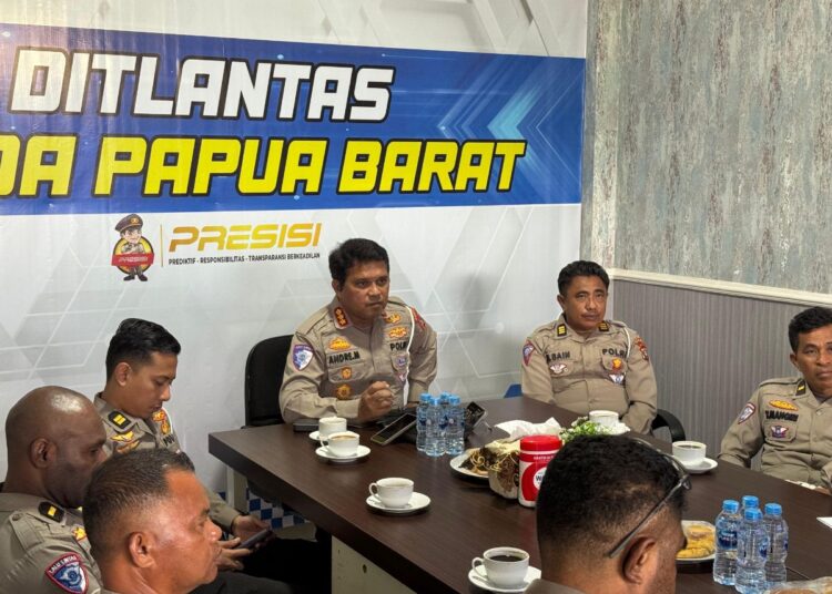 Polda Papua Barat Soroti Penggunaan Truk Angkut Penumpang, Tekan Angka Kecelakaan Lewat Anev Laka Lantas