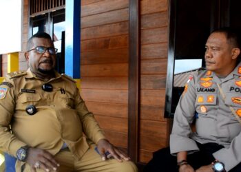 Bakti Sosial Polda Papua di Kampung Tobati Dapat Apresiasi Kepala Kampung, Otniel Meraudje: Kunjungan Kapolda Papua Jadi Berkat Bagi Warga Kampung Tobati