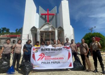 Rolog Polda Papua Tebar Kepedulian Melalui Bakti Religi: Sinergi di Masjid Quba dan Gereja GPdI Revival