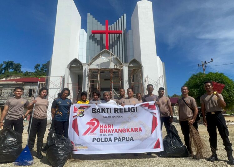 Rolog Polda Papua Tebar Kepedulian Melalui Bakti Religi: Sinergi di Masjid Quba dan Gereja GPdI Revival