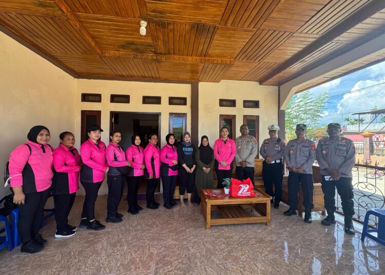 Polresta Jayapura Kota Laksanakan Anjangsana ke Purnawirawan dan Warakawuri dalam Rangka Hari Bhayangkara ke-79