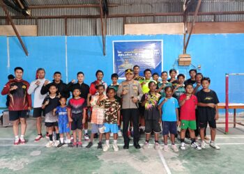 Kapolres Tolikara Buka Turnamen Badminton dalam Rangka Hari Bhayangkara ke-79