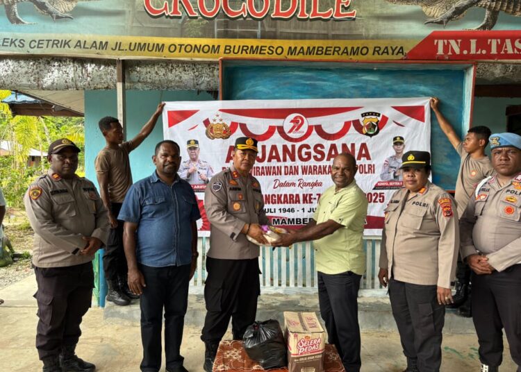 Anjangsana Penuh Kehangatan, Polres Mamberamo Raya Sambangi Tokoh dan Purnawirawan dalam Rangka HUT Bhayangkara ke-79