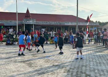 Meriahkan Hari Bhayangkara ke-79, Bhabinkamtibmas Polres Jayapura Gelar Pertandingan Sepak Bola Mini