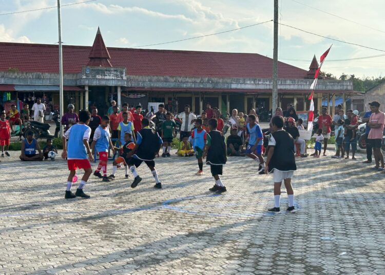 Meriahkan Hari Bhayangkara ke-79, Bhabinkamtibmas Polres Jayapura Gelar Pertandingan Sepak Bola Mini