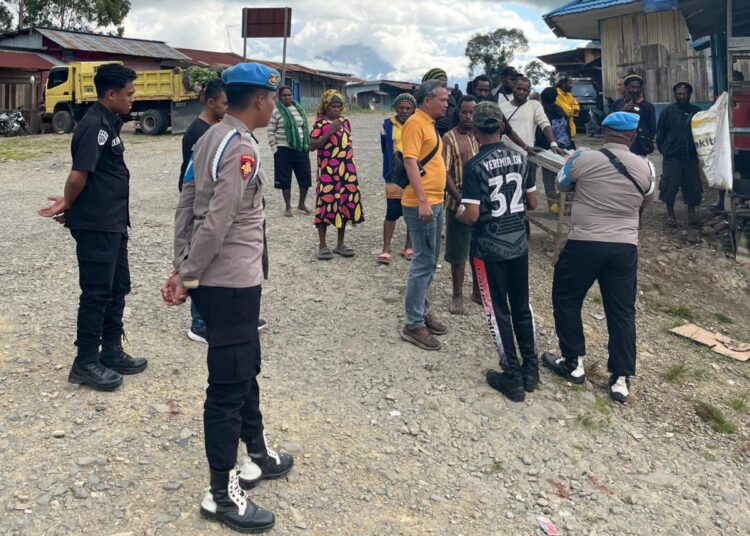 Tim Patroli Siaga Polres Tolikara Amankan Satu (1) Unit Truck Roda 6 Yang Ditahan Oleh Masyarakat
