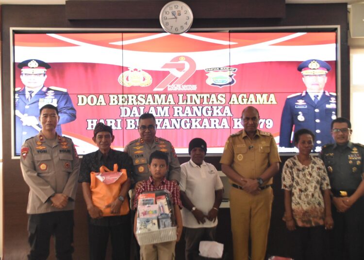 Polda Papua Barat Gelar Doa Bersama Lintas Agama Peringati Hari Bhayangkara Ke-79