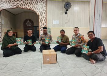 Polsek Muara Tami Serahkan 36 Al-Qur’an ke Ponpes Papua Madani dalam Rangka Hari Bhayangkara ke-79
