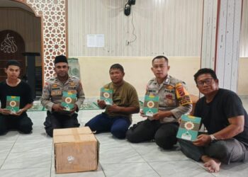 Polresta Jayapura Kota Serahkan 36 Al-Qur’an ke Ponpes Papua Madani dalam Rangka Hari Bhayangkara ke-79