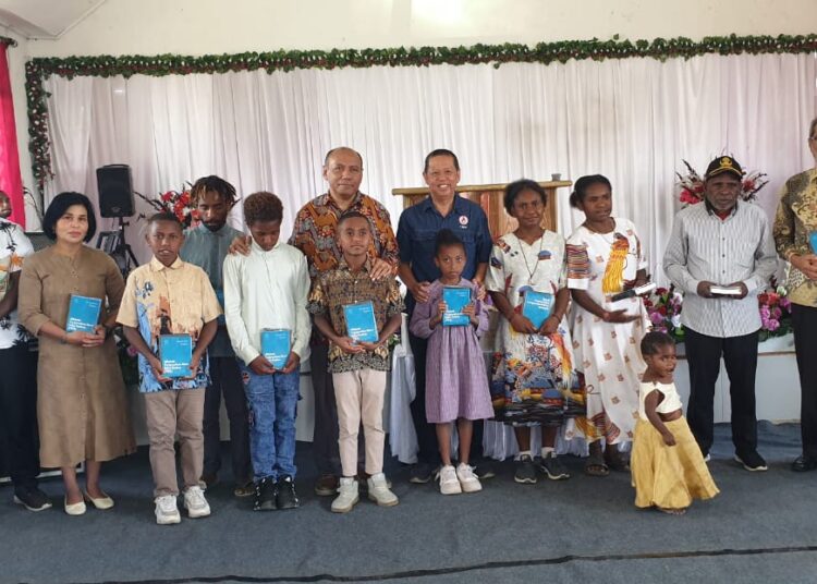 Wujud Kepedulian, Polda Papua Dukung Pelayanan Gereja di Wamena Lewat Bantuan Rohani dan Sosial