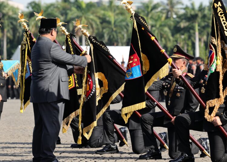 Presiden Hadiahi Penghargaan Nugraha Sakanti Kepada Divisi Humas Polri dan Enam Satker Lainnya