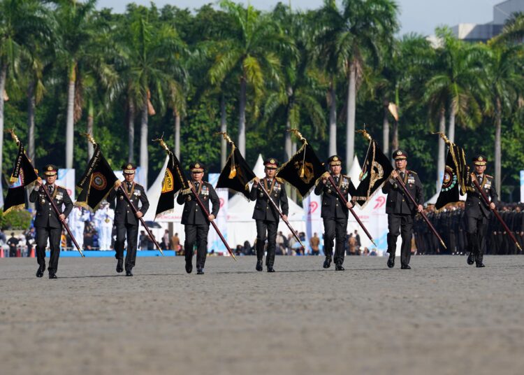 Presiden Hadiahi Penghargaan Nugraha Sakanti dan Tanda Kehormatan Bintang Bhayangkara Nararya