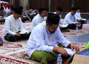 Puncak Peringatan Hari Bhayangkara, Divisi Humas Gelar Khatam Qur’an 79 Kali