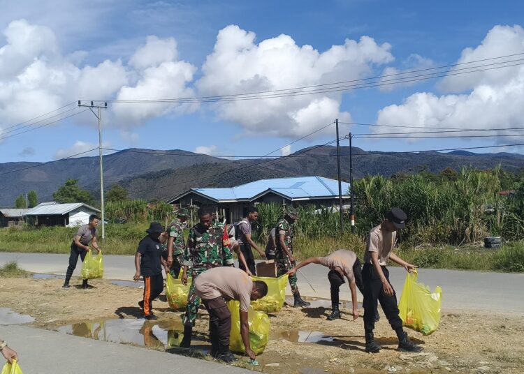 Sinergitas TNI-POLRI Serta Pemda Melaksanakan Kerja Bakti Bersama Di Wilayah Kabupaten Pegunungan Arfak