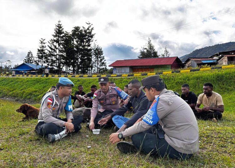 Program Satgas Keladi Sagu ORC 2025 Polres Peg. Bintang Hadir Ikhlas Memberikan Pelayanan Kesehatan Pemeriksaan Tekanan Darah Kepada Masyarakat