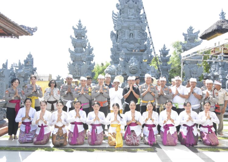 Perkuat Rohani dan Kebersamaan, Bhayangkari Papua Adakan Bintal di Pura Agung Surya Bhuwana