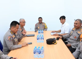 Pastikan Bantuan Gizi Tepat Sasaran, Kapolda Papua dan Itwasum Polri Lakukan Verifikasi Lapangan