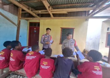 Polri Membuka Kelas Ceria untuk Anak-Anak yang Tidak Bersekolah