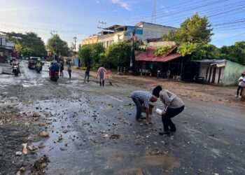 Sat Lantas Polresta Jayapura Kota Tunjukkan Kesigapan dan Pembersihan Pascahujan Deras