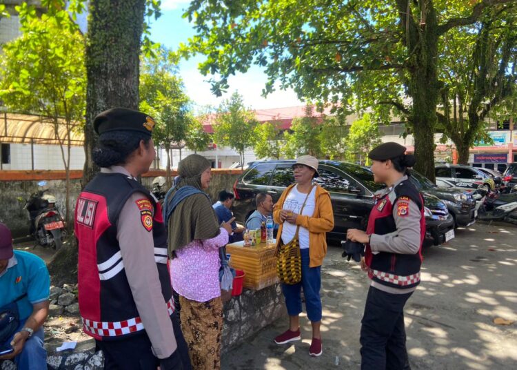 Tim Anggrek Hitam Polwan Ditsamapta Polda Papua Gelar Patroli Dialogis di Jayapura Utara