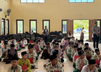 Ditlantas Polda Papua Gelar Program Polisi Go To School di MTS Koya Barat, Edukasi Anti-Bullying dan Tertib Lalu Lintas