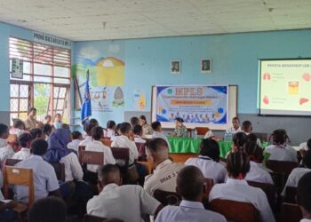 Satuan Resnarkoba Polres Sarmi Gelar Sosialisasi Bahaya Narkoba kepada Peserta Didik Baru SMP YPK Ebenhaezer