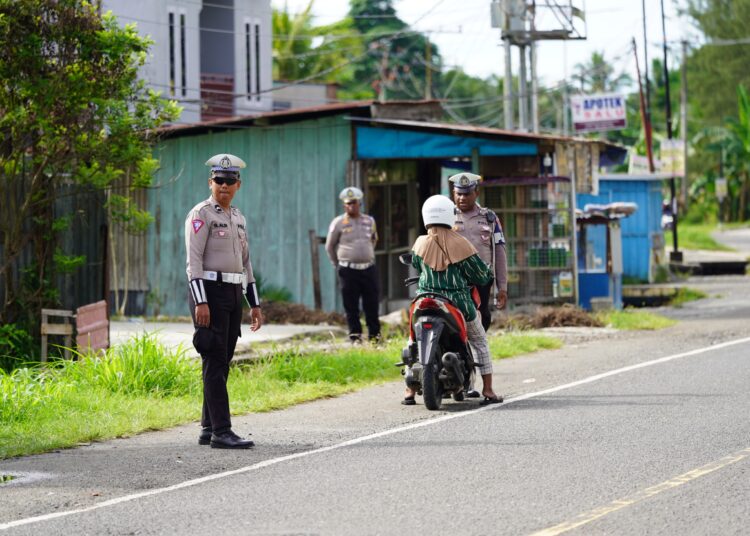 Hari Kelima Operasi Patuh Mansinam 2025, Personel Polda Papua Barat Tetap Laksanakan Razia di Hari Libur