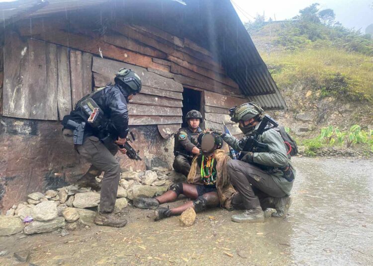 Satgas Ops Damai Cartenz Berhasil Tangkap KKB Male Telenggen di Puncak Jaya