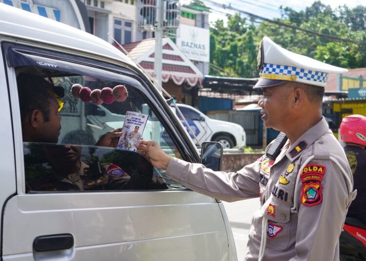 Operasi Patuh Mansinam 2025 Satgas Preemtif Laksanakan Pengaturan, Sosialisasi, dan Pemeriksaan Kesehatan Bagi Pengguna Jalan