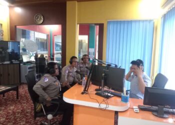 Kasat Lantas Polresta Manokwari menjadi narasumber dalam program dialog Manokwari pagi dengan topik Operasi Patuh Mansinam 2025 Program I LPP RRI Manokwari 25 Juli 2025