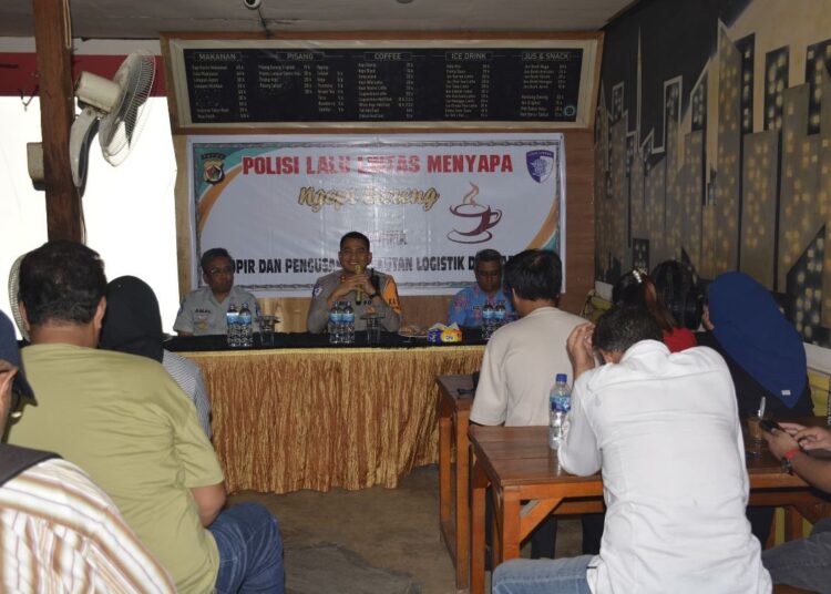 Ditlantas Polda Papua Gelar “Polisi Menyapa” Bersama Supir Dan Pengusaha Angkutan Logistik Di Jayapura