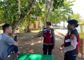 Polwan “Anggrek Hitam” Ditsamapta Polda Papua Gelar Patroli Humanis di Wilayah Kota Jayapura