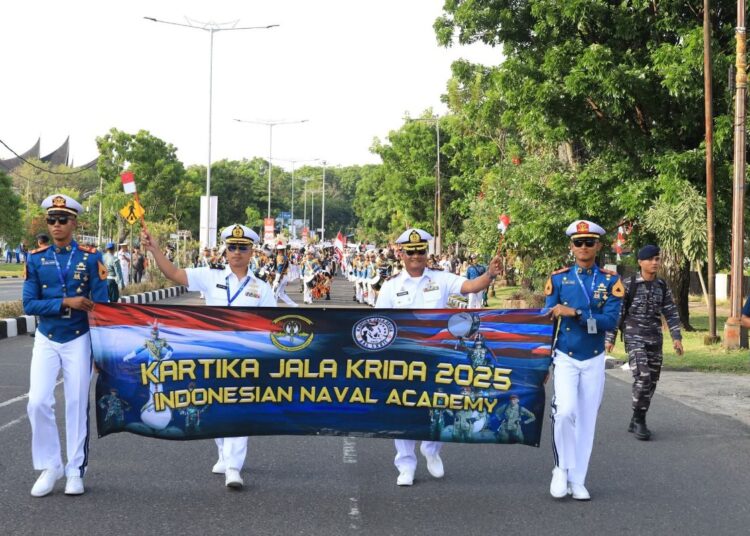 Genderang Suling Gita Jala Taruna AAL Angkatan Ke-72 Tampil Di Kota Padang