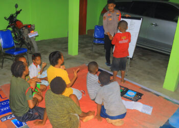 Subsatgas Si-Ipar Operasi Rasaka Cartenz 2025 Gelar “Kelas Cerita” untuk Tingkatkan Literasi Anak di Yalimo