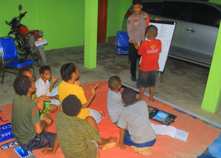 Subsatgas Si-Ipar Operasi Rasaka Cartenz 2025 Gelar “Kelas Cerita” untuk Tingkatkan Literasi Anak di Yalimo