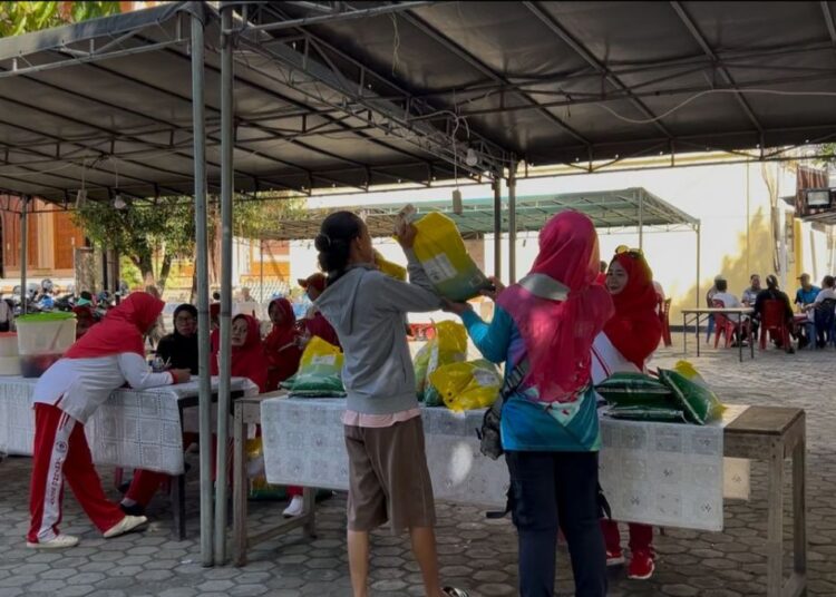 Polda Papua Gelar UMKM dan Gerakan Pangan Murah, Warga Antusias Berburu Kebutuhan Pokok