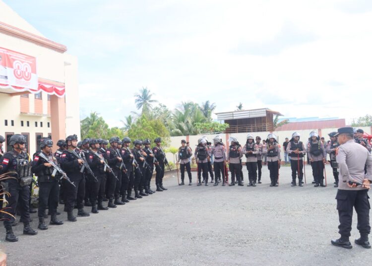 Pastikan Pleno Tingkat Kabupaten Berjalan Aman, Polres Keerom Terjunkan Ratusan Personel