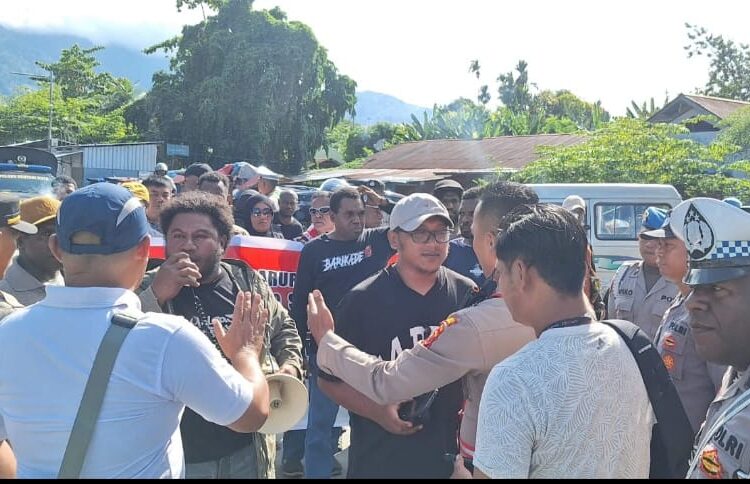 Jaga Ketertiban dan Kelancaran Transportasi Udara, Polsek KP3 Bandara Sentani Amankan Aksi Demo Tanpa Izin