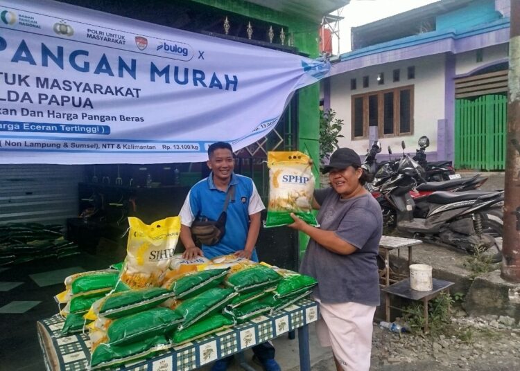 Polda Papua Hadirkan Pasar Murah Bantu Warga Heram Dapatkan Beras Terjangkau