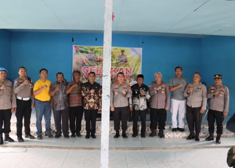 Polres Teluk Bintuni Gelar Gerakan Pangan Murah