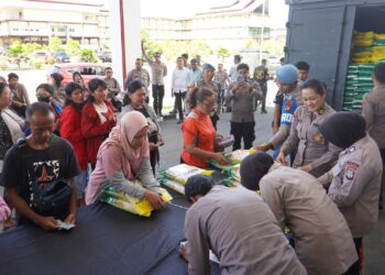 Gerakan Pangan Murah Polda Papua Barat dimulai, Harga Sembako Lebih Ramah Kantong