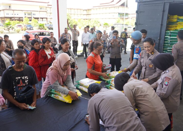Gerakan Pangan Murah Polda Papua Barat dimulai, Harga Sembako Lebih Ramah Kantong