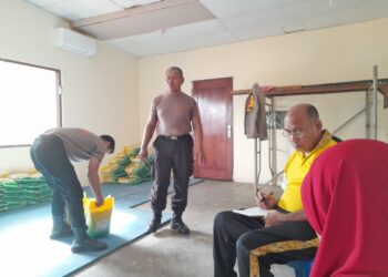 Hari Ke-8 Gerakan Pangan Murah, Polda Papua Salurkan Beras Terjangkau kepada Masyarakat