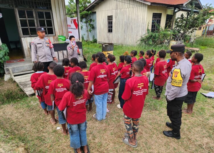 Program Si-IPAR Operasi Rasaka Cartenz 2025 Polres Pegunungan Bintang Hadir Menjadi Sosok Yang Penuh Inspirasi Mengajar Dengan Penuh Kasih di Kota Oksibil Kab. Pegunungan Bintang