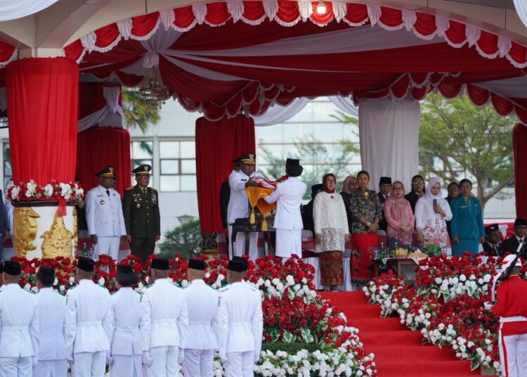 Polda Papua Barat Hadiri Upacara Penurunan Bendera Merah Putih dan Syukuran HUT ke-80 Kemerdekaan RI