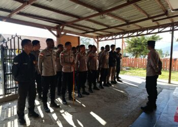 Polres Tolikara Tunjukkan Sinergi dalam Pengamanan Kebaktian Kebangunan Rohani di Karubaga