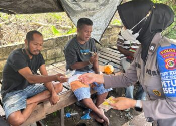 Subsatgas Keladi Sagu Laksanakan Pemeriksaan Kesehatan di Pertigaan Yowari